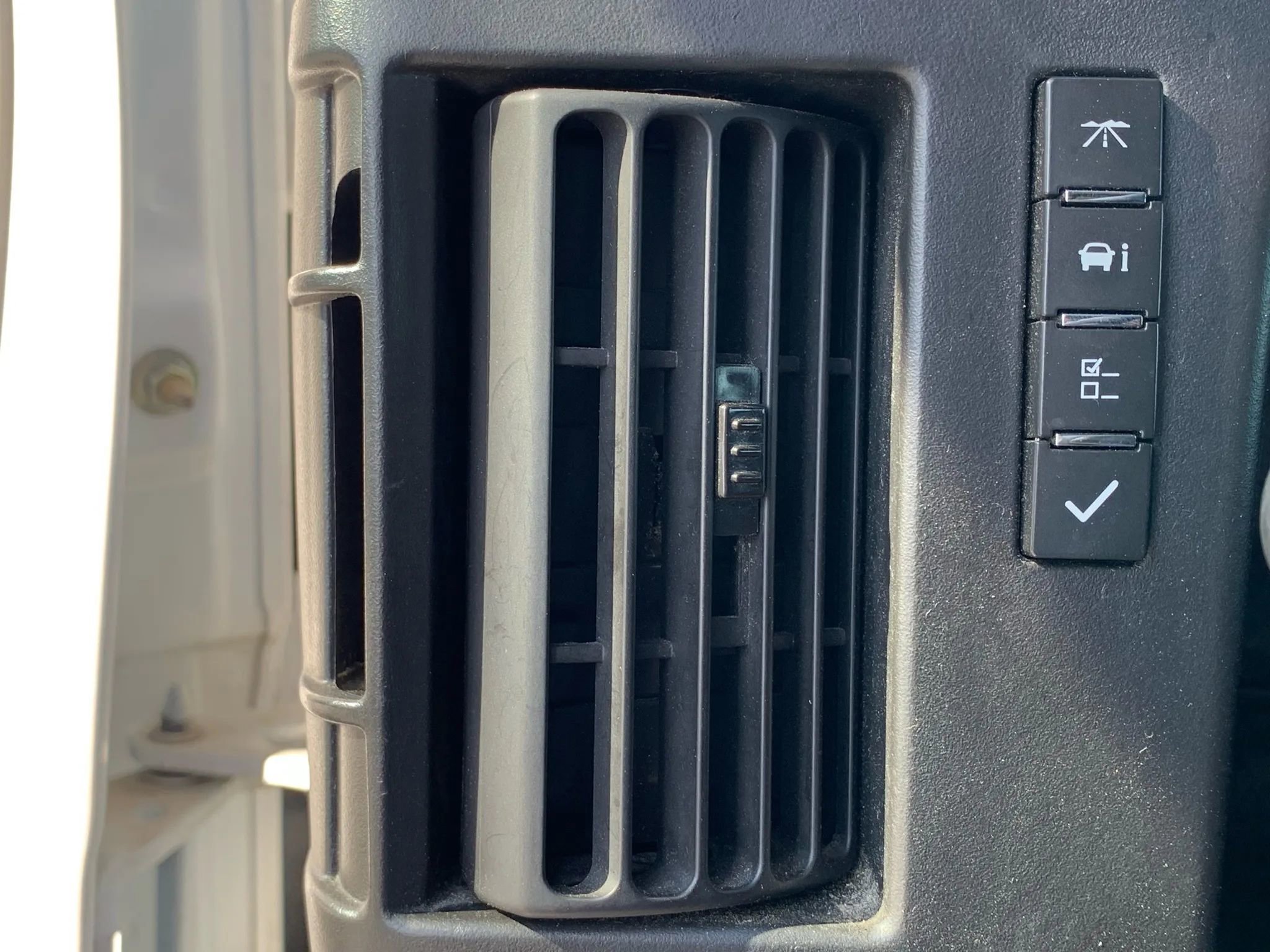 Used 2014 Chevrolet Express 4500 w/ Ambulance Package image 23