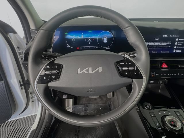 Used 2025 Kia Niro Wind w/ Wind Preserve Package FWD image 16