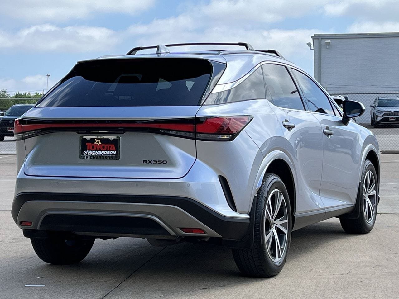 Used 2025 Lexus RX 350 Premium w/ Accessory Package (Z1) FWD image 4
