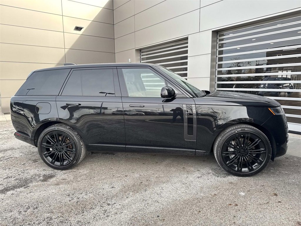 New 2026 Land Rover Range Rover SE image 9