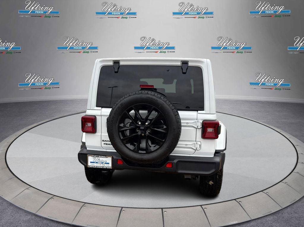 Used 2025 Jeep Wrangler Unlimited Sahara AWD/4WD image 4