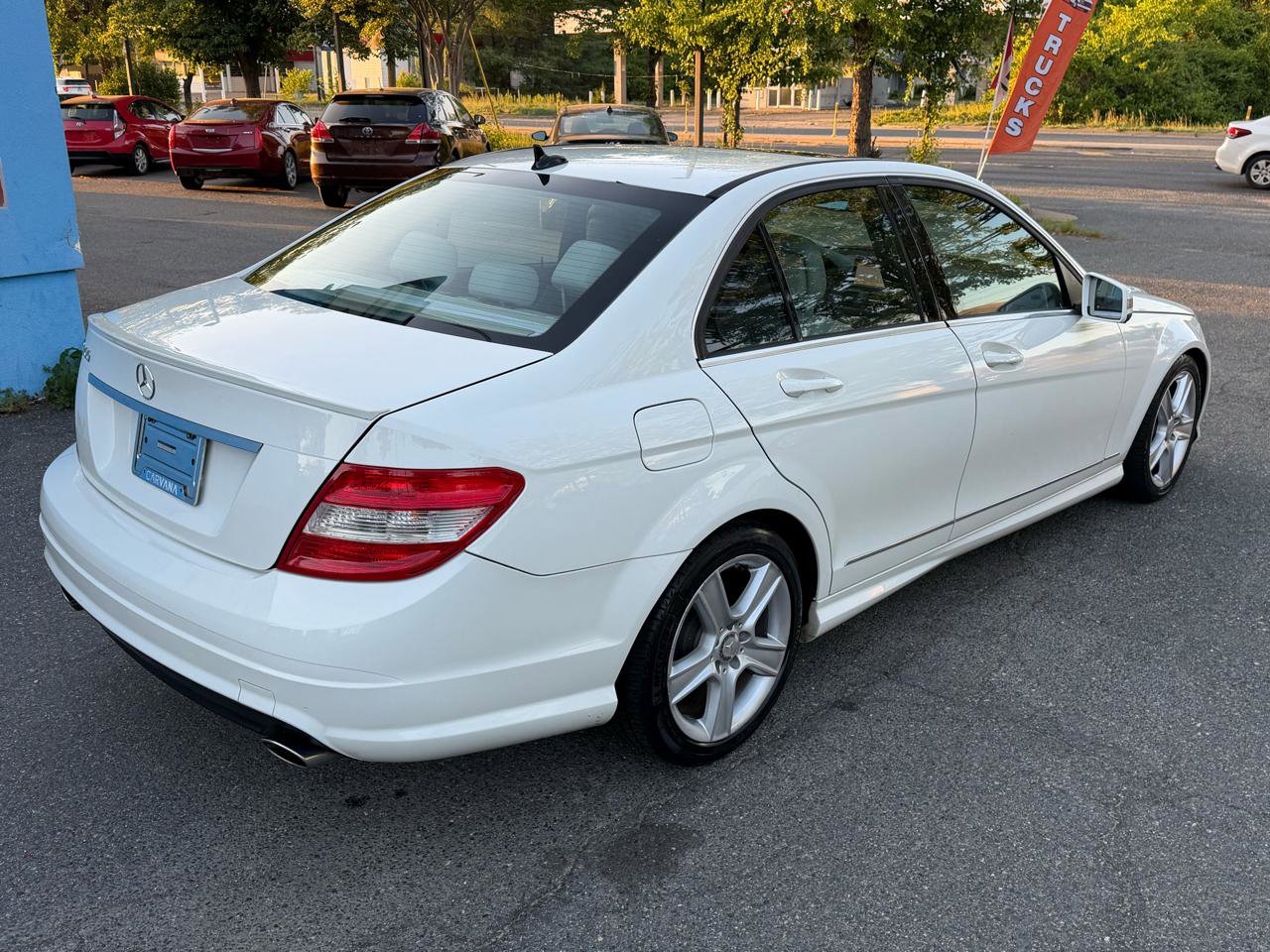 Used 2011 Mercedes-Benz C 300 Luxury image 7