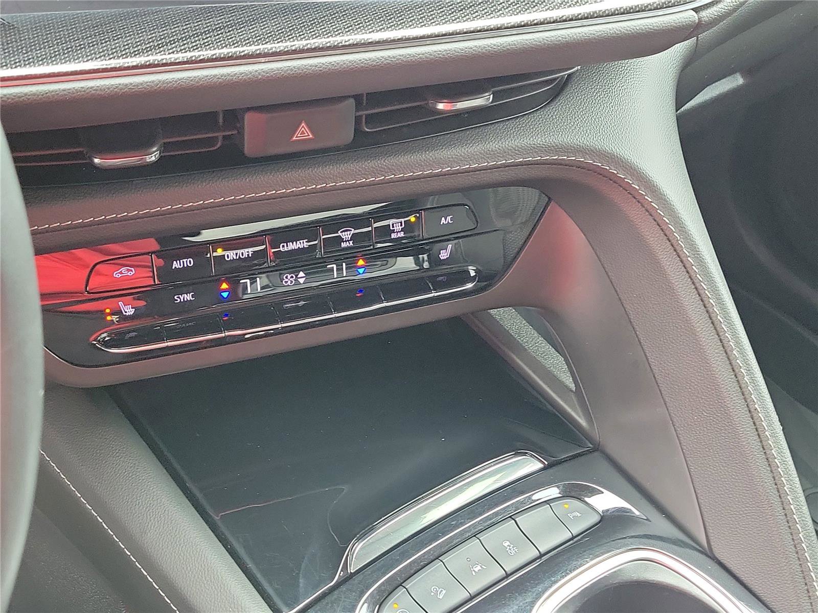 Used 2023 Buick Envision Preferred image 28