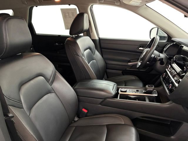 Used 2023 Nissan Pathfinder SL image 14