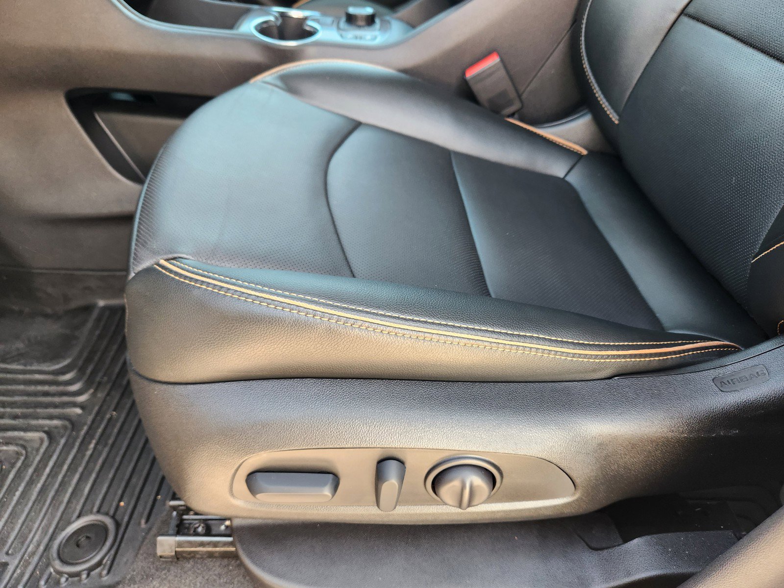 Certified 2024 GMC Terrain AT4 w/ Infotainment Package II image 21