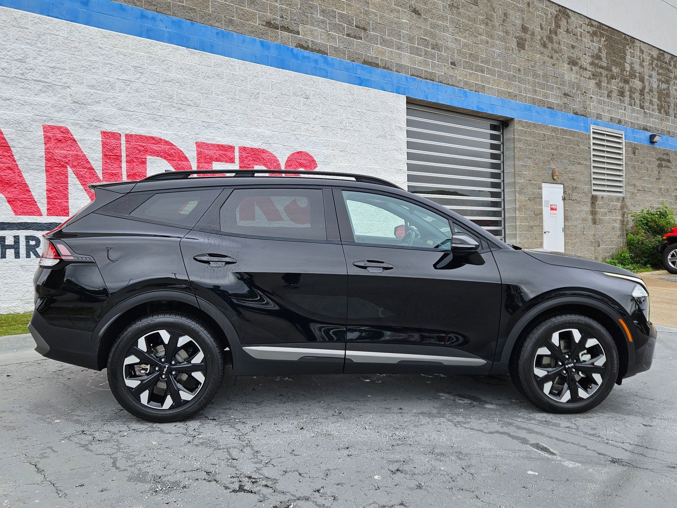 Used 2023 Kia Sportage X-Line w/ X-Line Premium Package AWD/4WD image 8