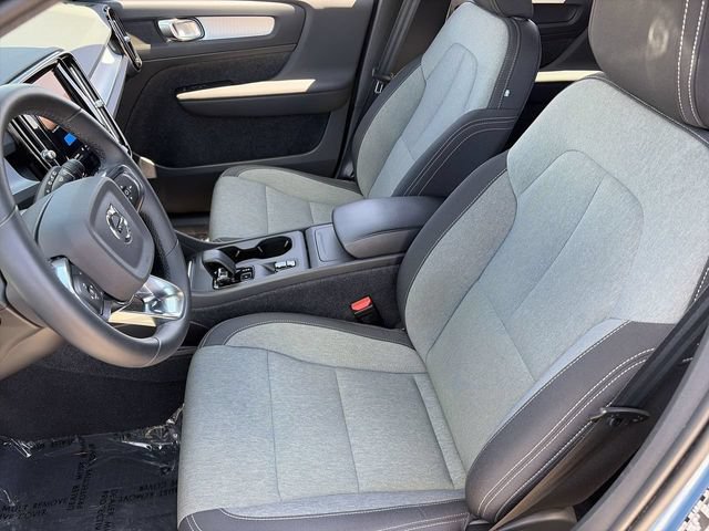 Used 2023 Volvo XC40 B4 Core w/ Protection Package FWD image 20