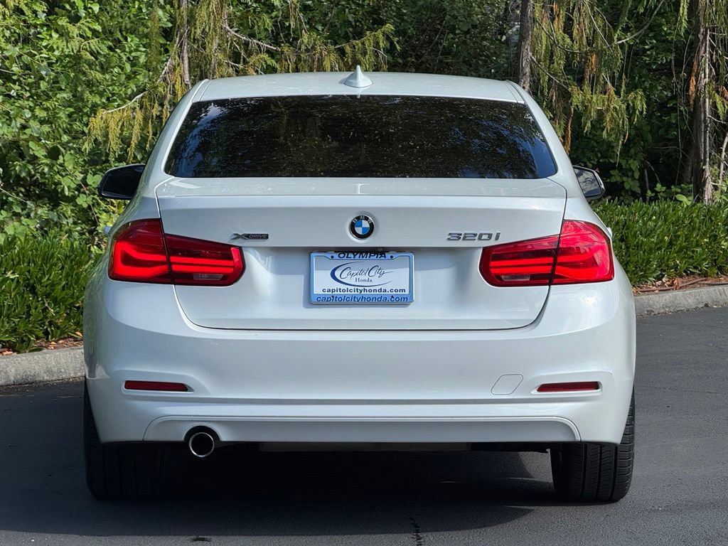 Used 2018 BMW 320i xDrive Sedan w/ Premium Package AWD/4WD image 34