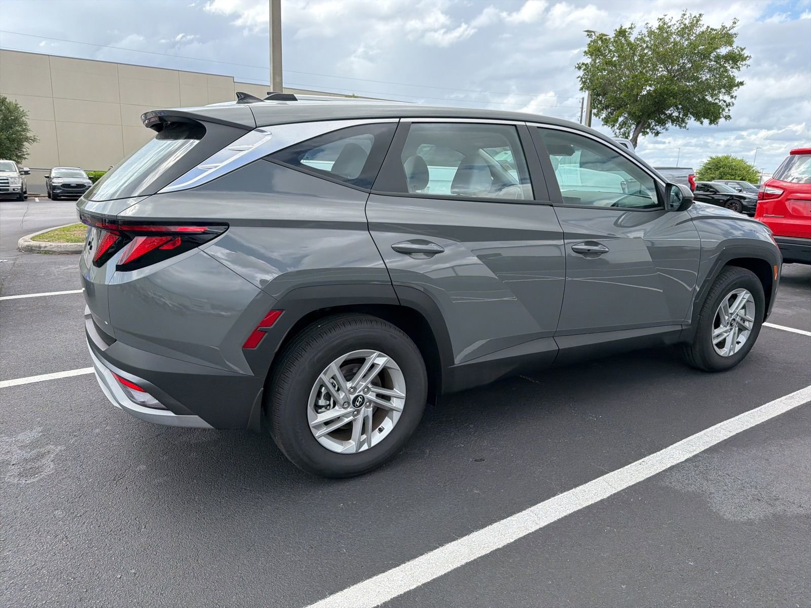 Used 2025 Hyundai Tucson SE image 6