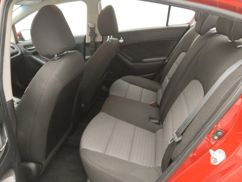 Used 2017 Kia Forte S image 18