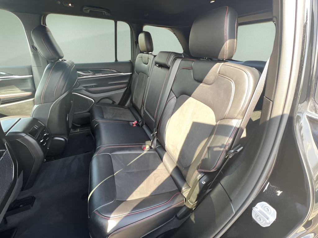 Used 2022 Jeep Grand Cherokee Trailhawk image 25