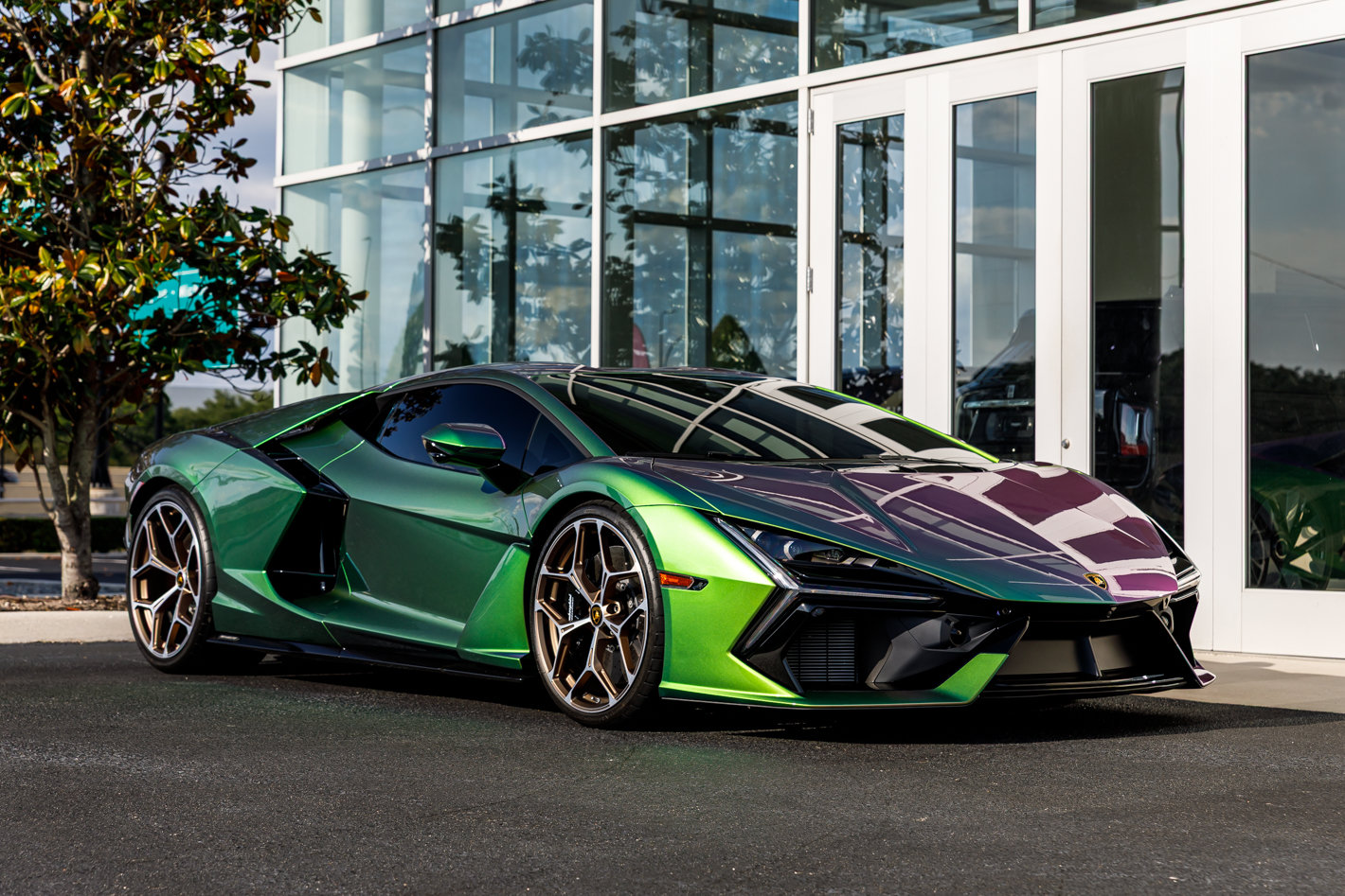 Used 2024 Lamborghini Revuelto AWD/4WD image 29