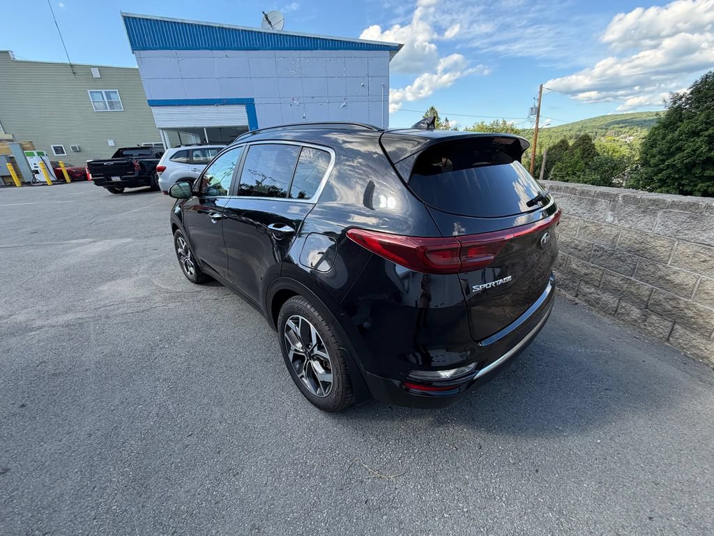 Used 2021 Kia Sportage EX w/ EX Technology Package FWD image 3