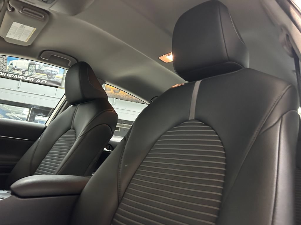 Used 2024 Toyota Camry SE FWD image 21