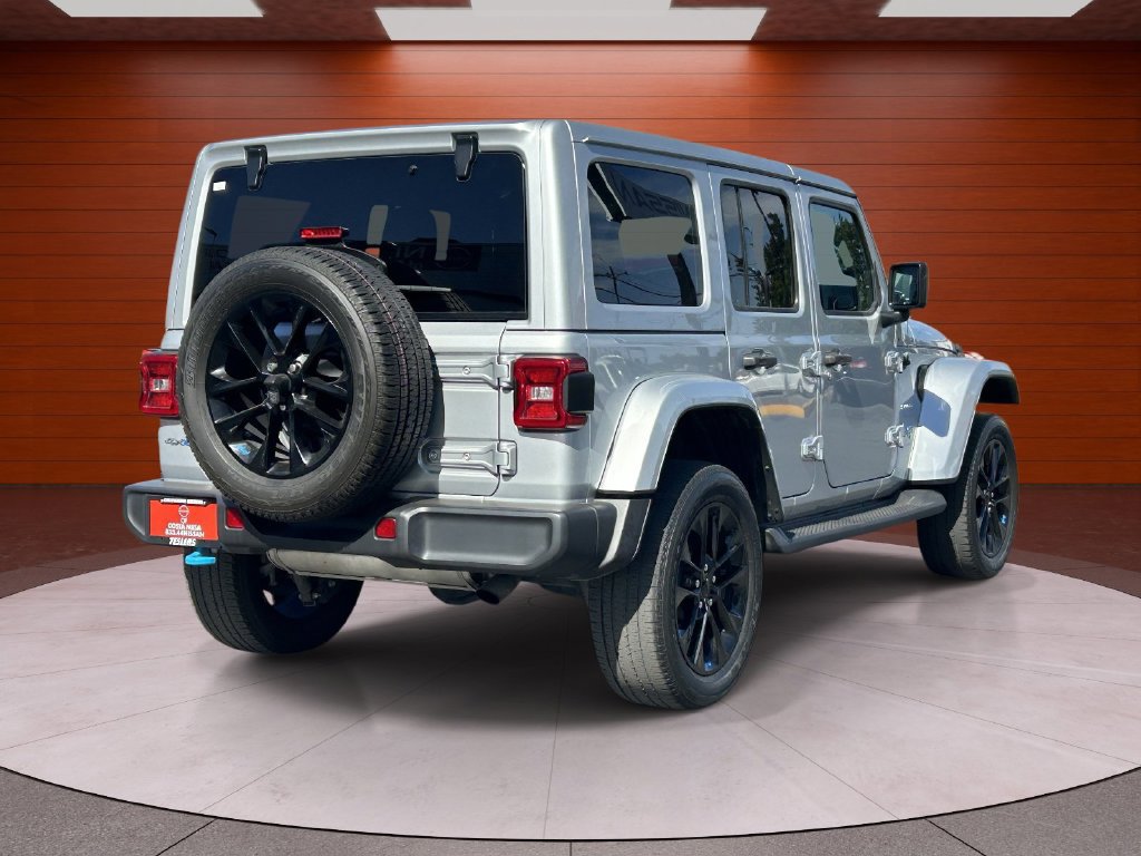Used 2023 Jeep Wrangler Unlimited Sahara w/ Cold Weather Group AWD/4WD image 4