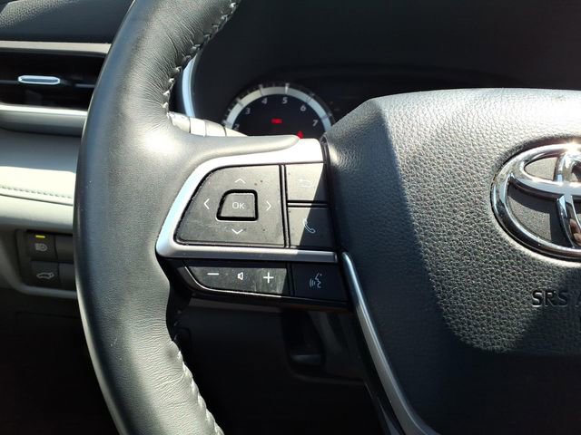 Used 2023 Toyota Highlander XLE AWD/4WD image 23