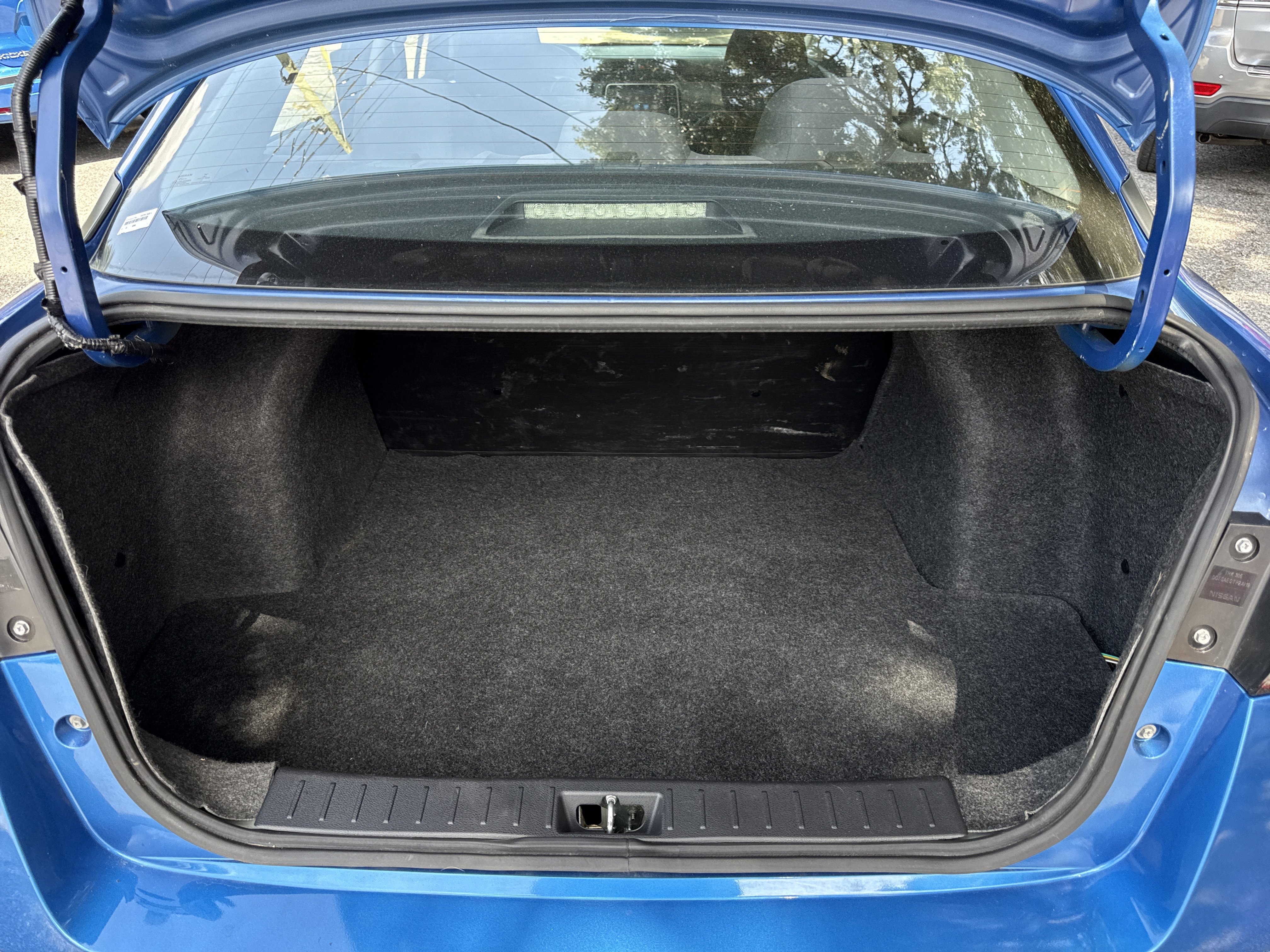 Used 2021 Nissan Versa S FWD image 28