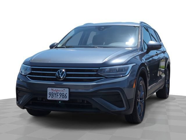Used 2022 Volkswagen Tiguan SE FWD image 1