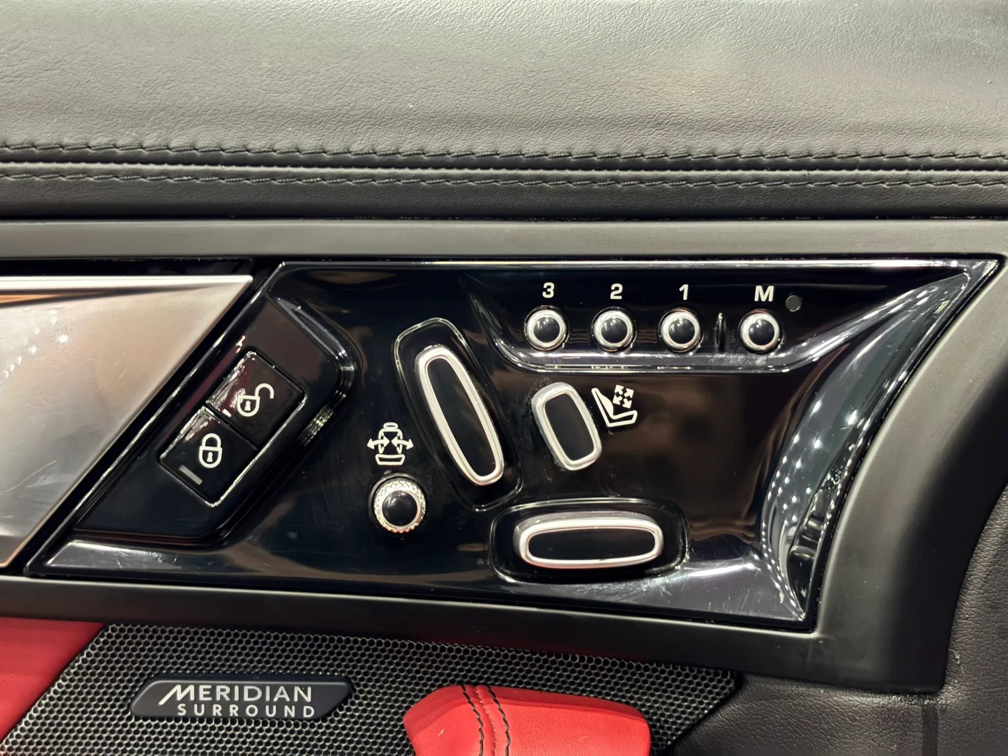 Used 2014 Jaguar F-TYPE S RWD image 29