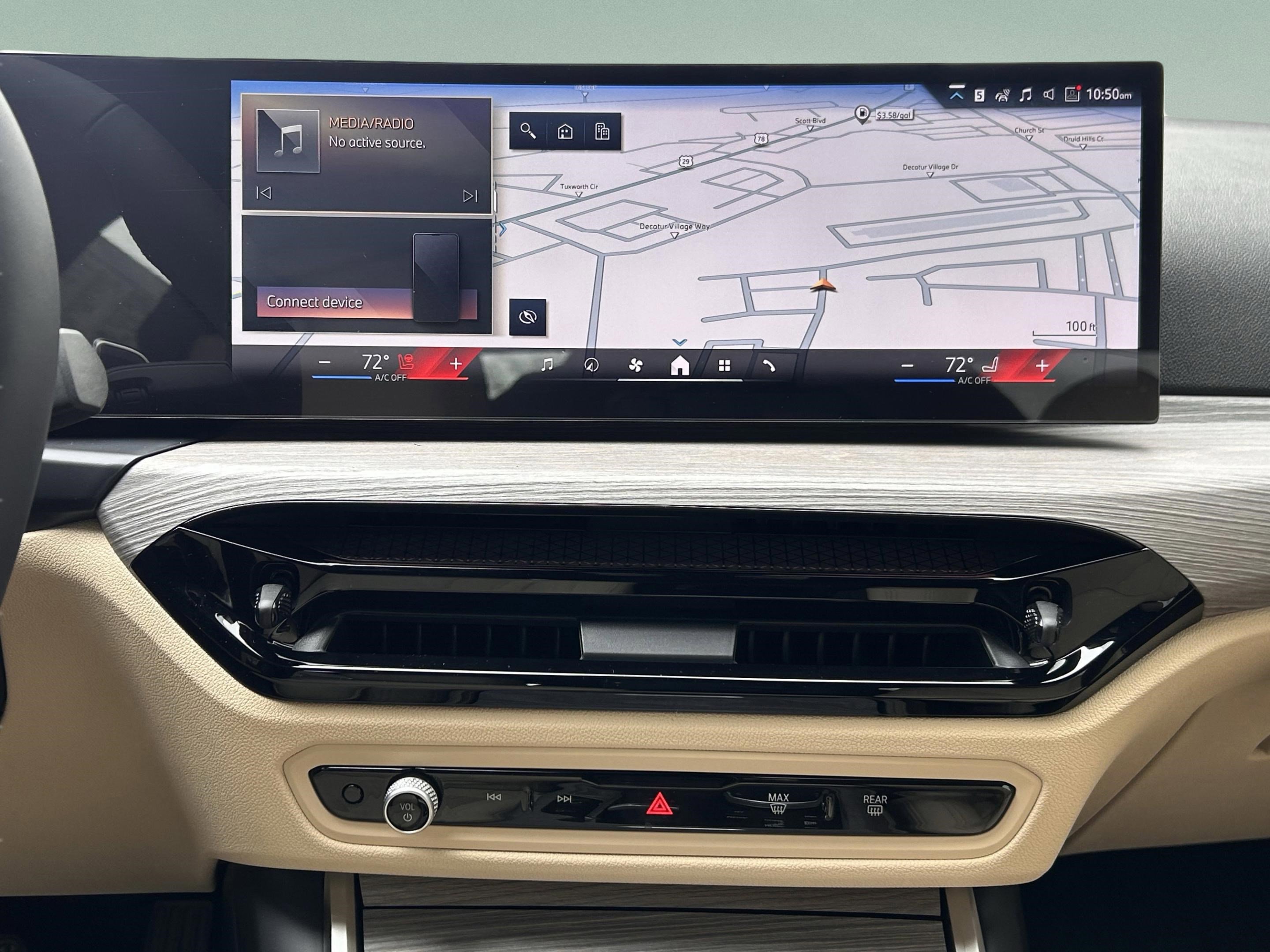 Used 2026 BMW 330i Sedan w/ Premium Package image 14