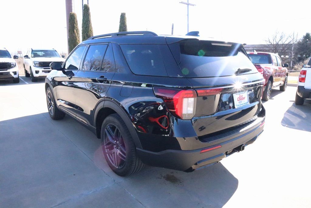 New 2026 Ford Explorer ST-Line w/ ST-Line Street Pack image 25