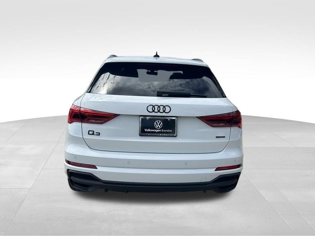 Used 2023 Audi Q3 2.0T Premium Plus w/ Premium Plus Package image 4