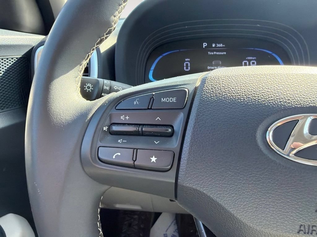 New 2025 Hyundai Venue Limited FWD image 19