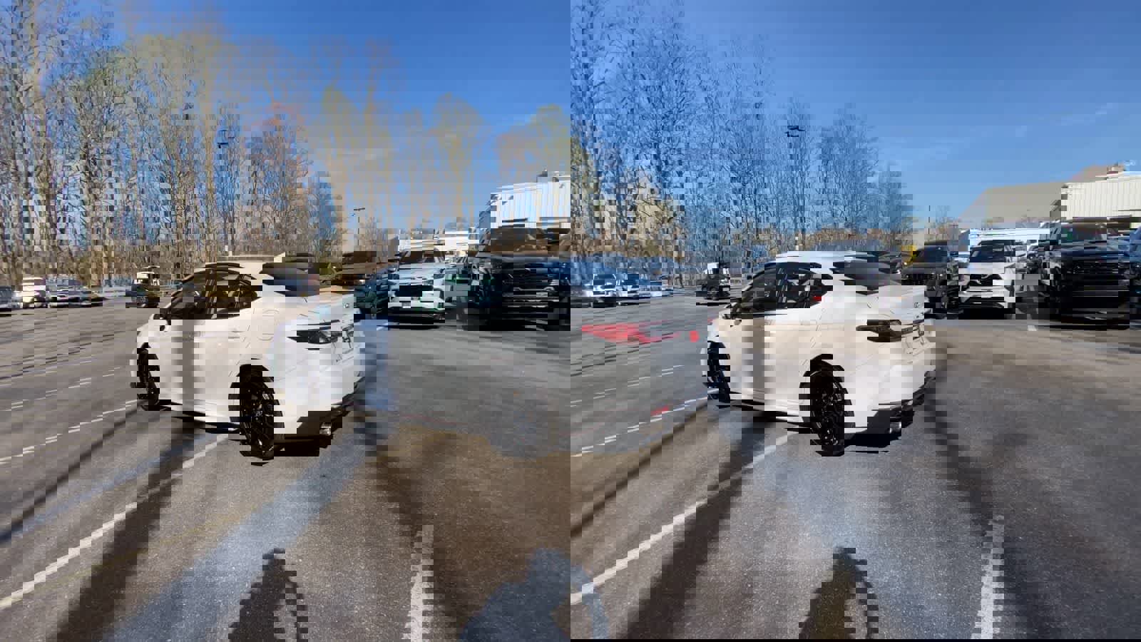 Used 2025 Toyota Camry SE image 9