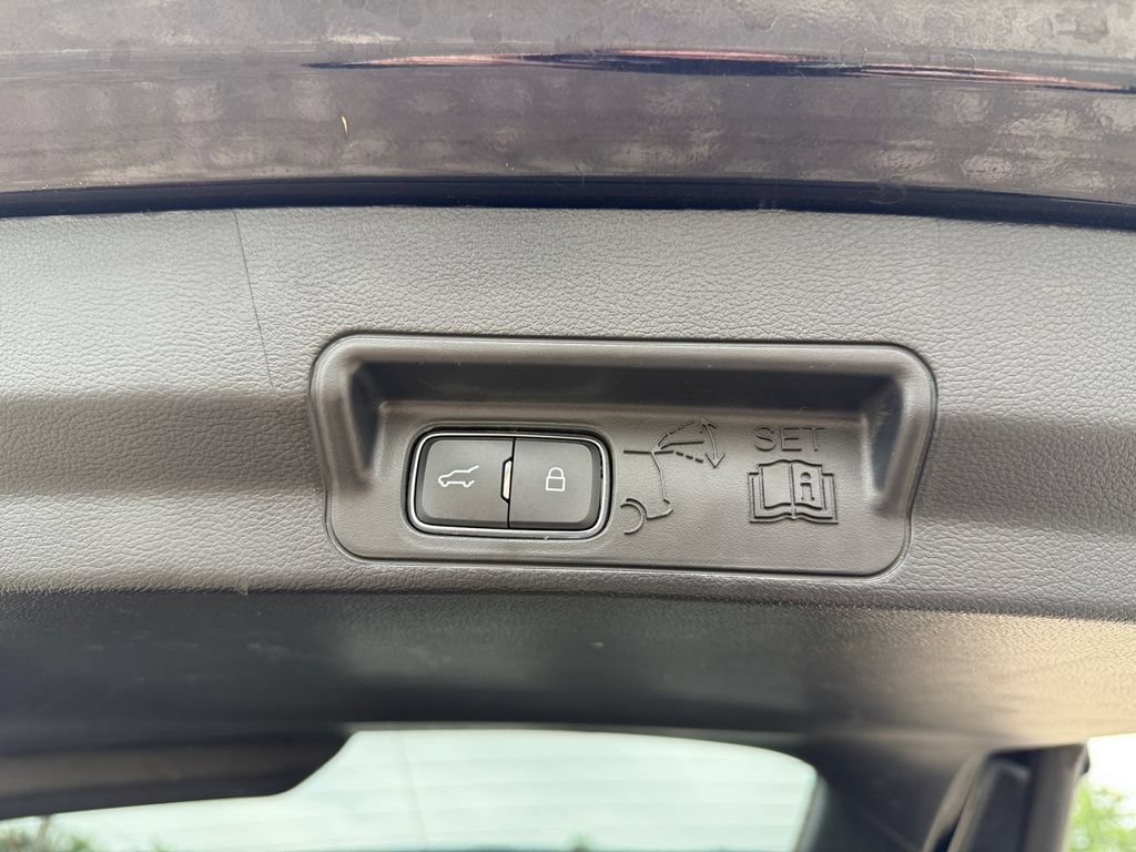 Used 2025 Ford Explorer ST-Line AWD/4WD image 40