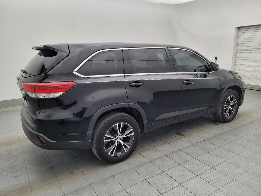 Used 2018 Toyota Highlander LE image 10
