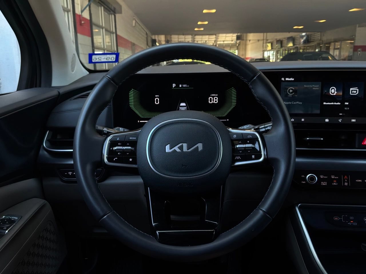 Used 2026 Kia Carnival FWD image 36