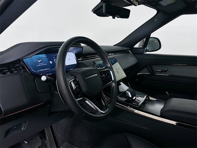 Used 2025 Land Rover Range Rover Sport SE image 9