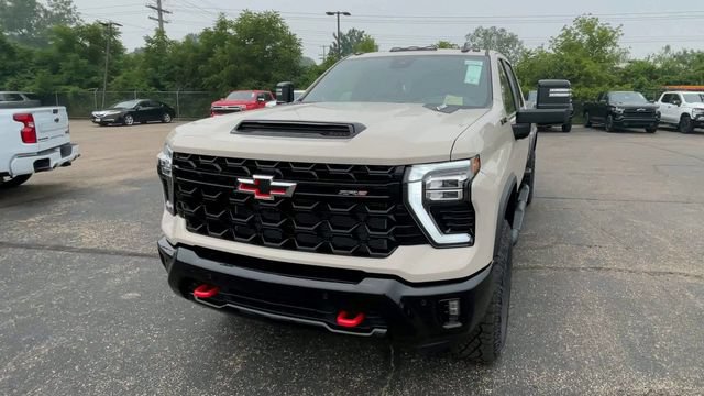 New 2026 Chevrolet Silverado 2500 ZR2 w/ LPO, Dark Essentials Package AWD/4WD image 5