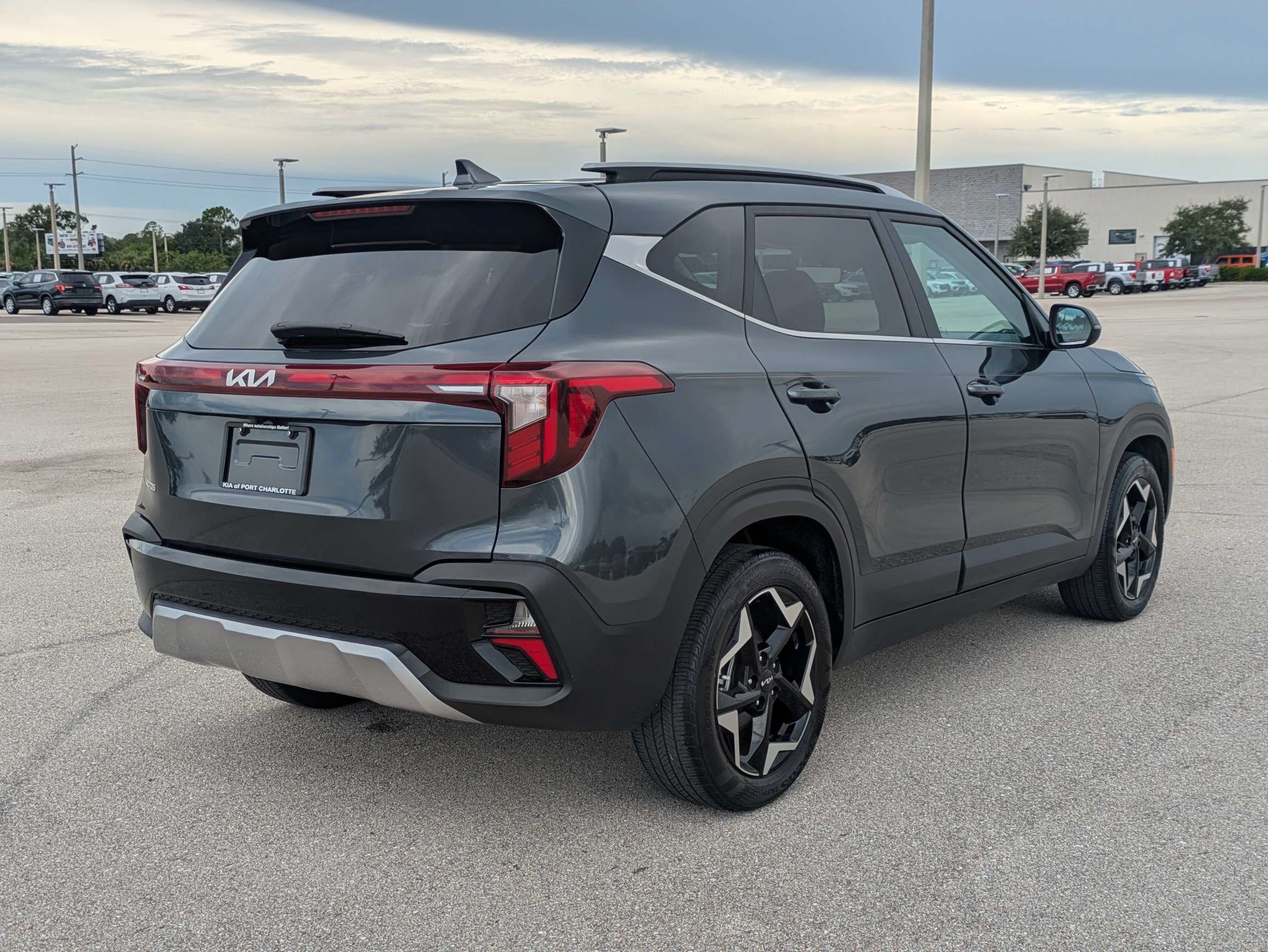 Certified 2024 Kia Seltos EX FWD image 5