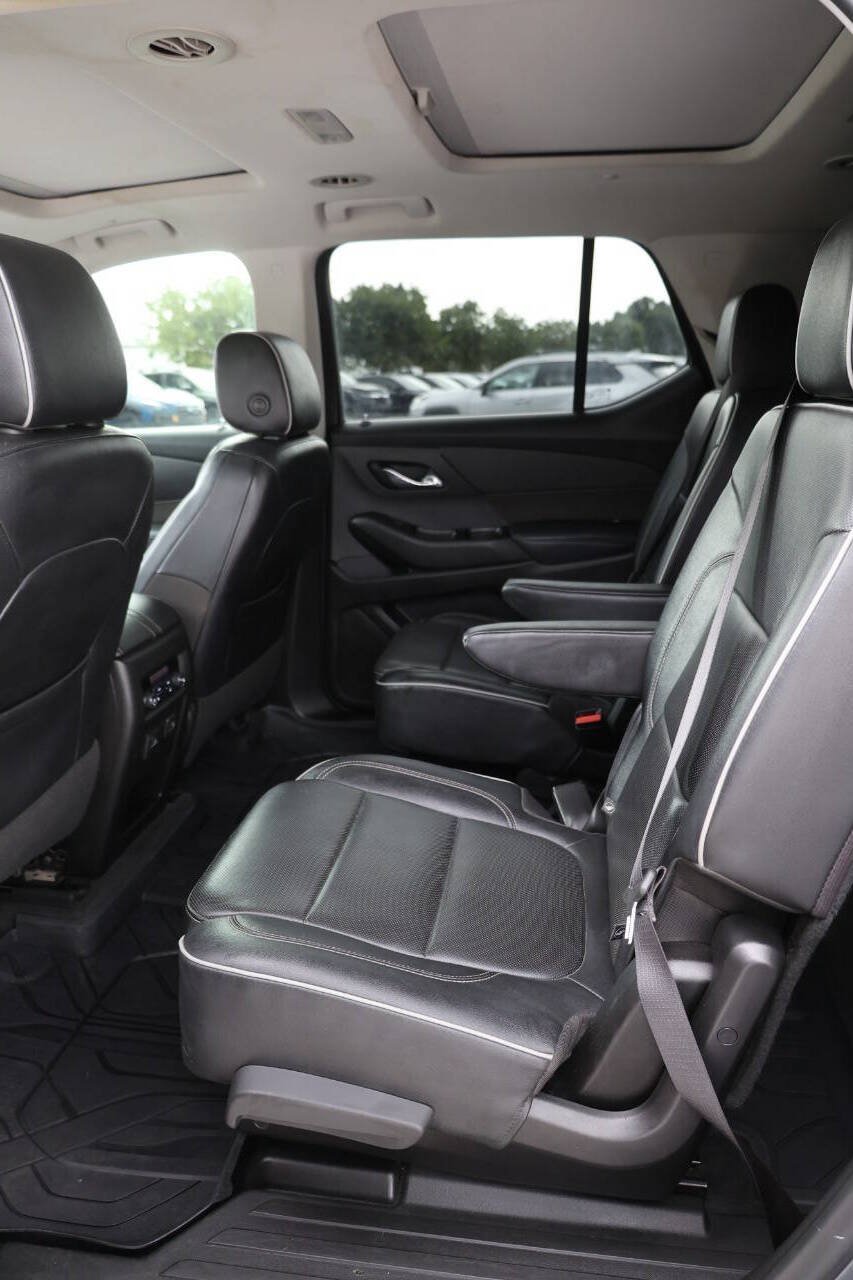 Used 2020 Chevrolet Traverse High Country FWD image 18
