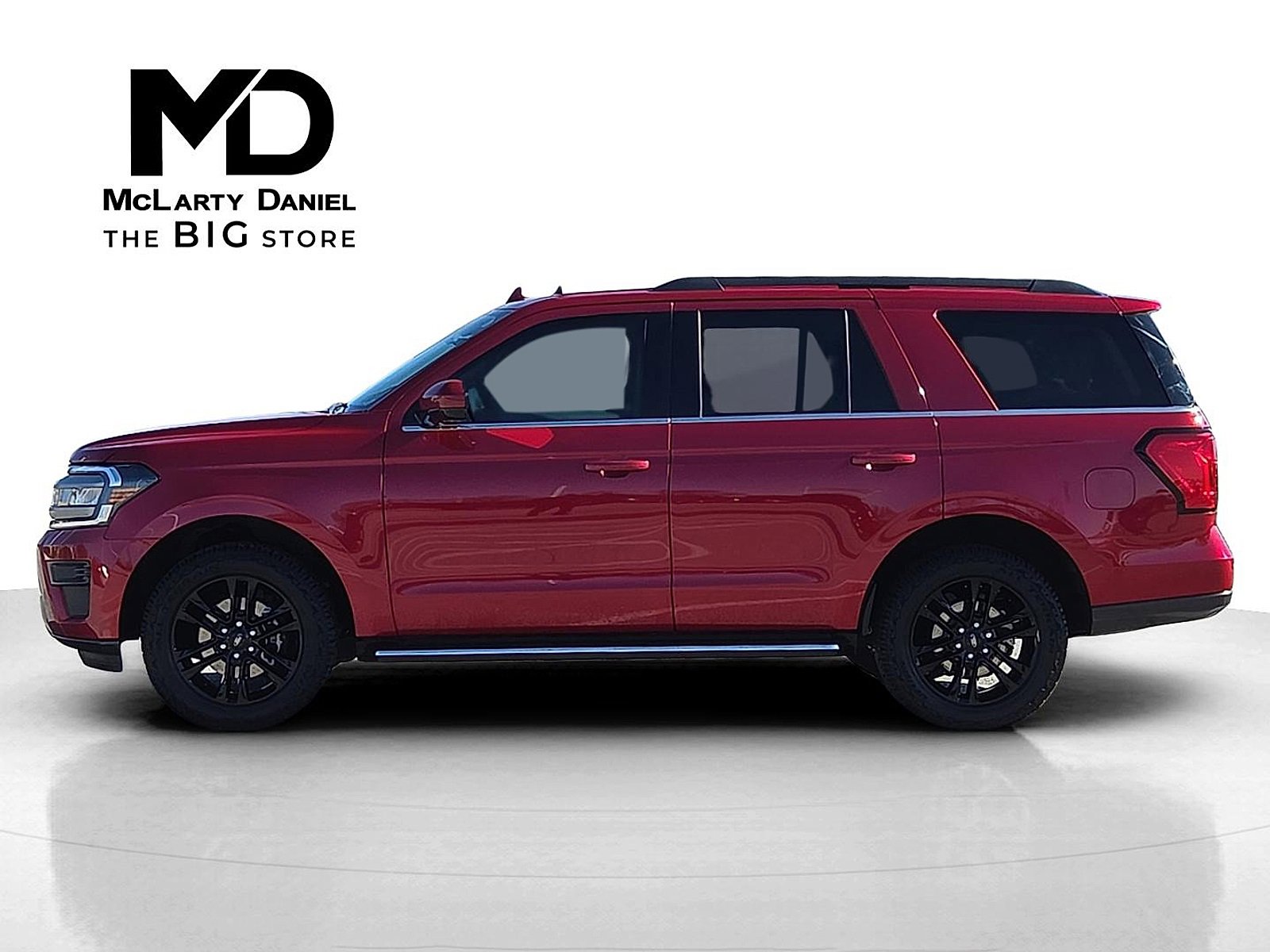 Used 2022 Ford Expedition XLT image 3