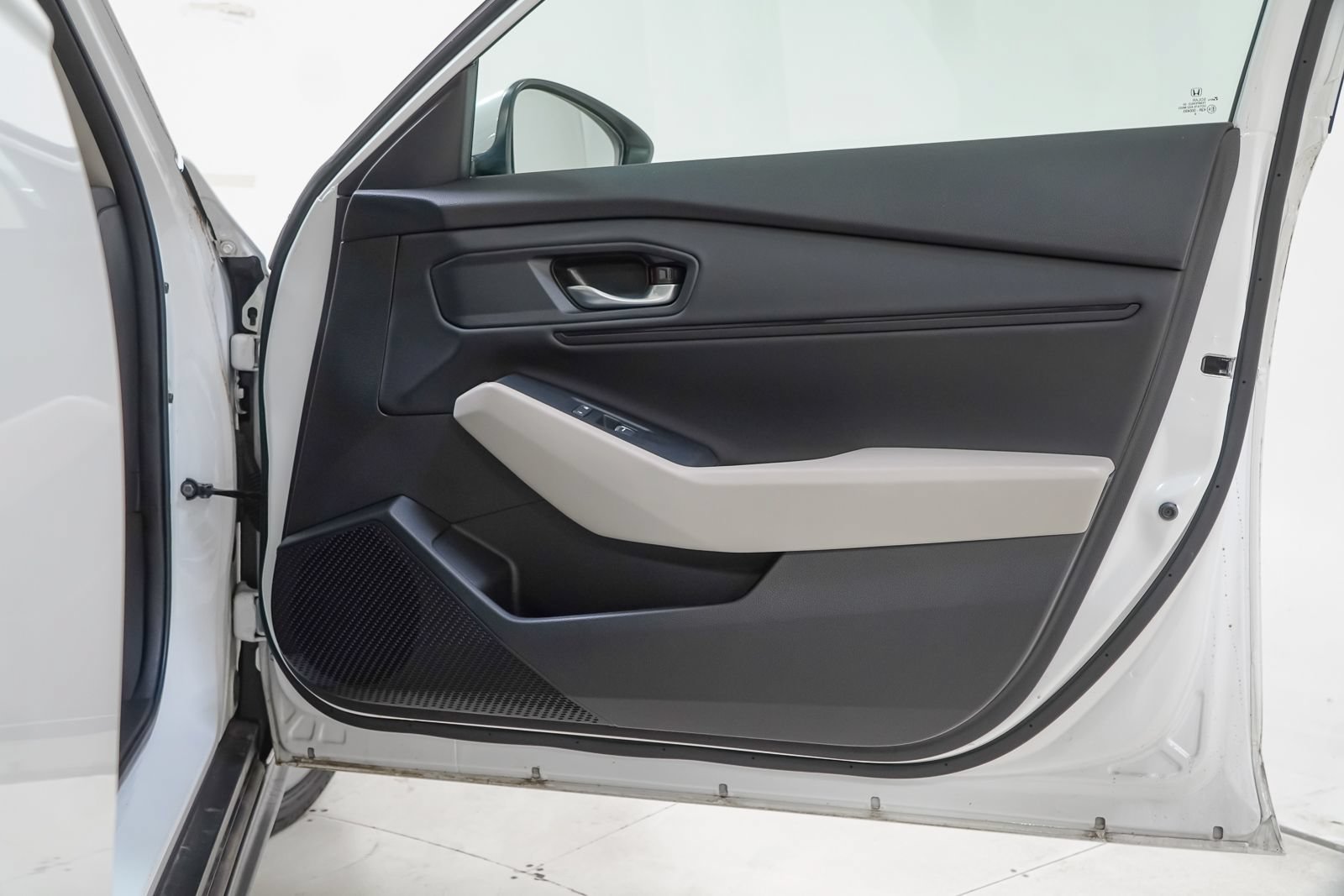 Used 2023 Honda Accord EX image 34