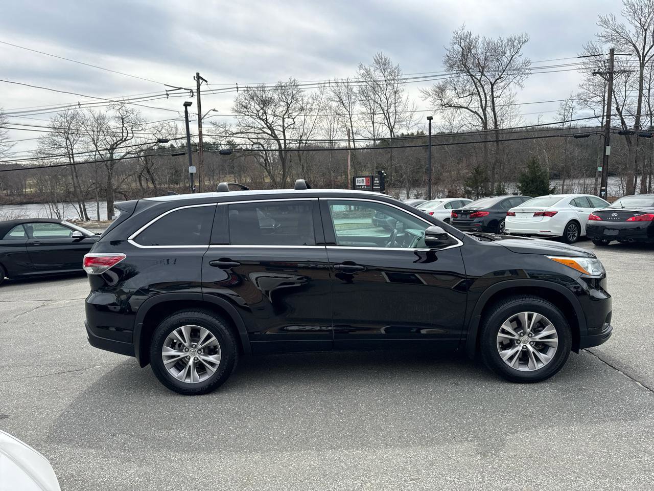 Used 2015 Toyota Highlander XLE image 7