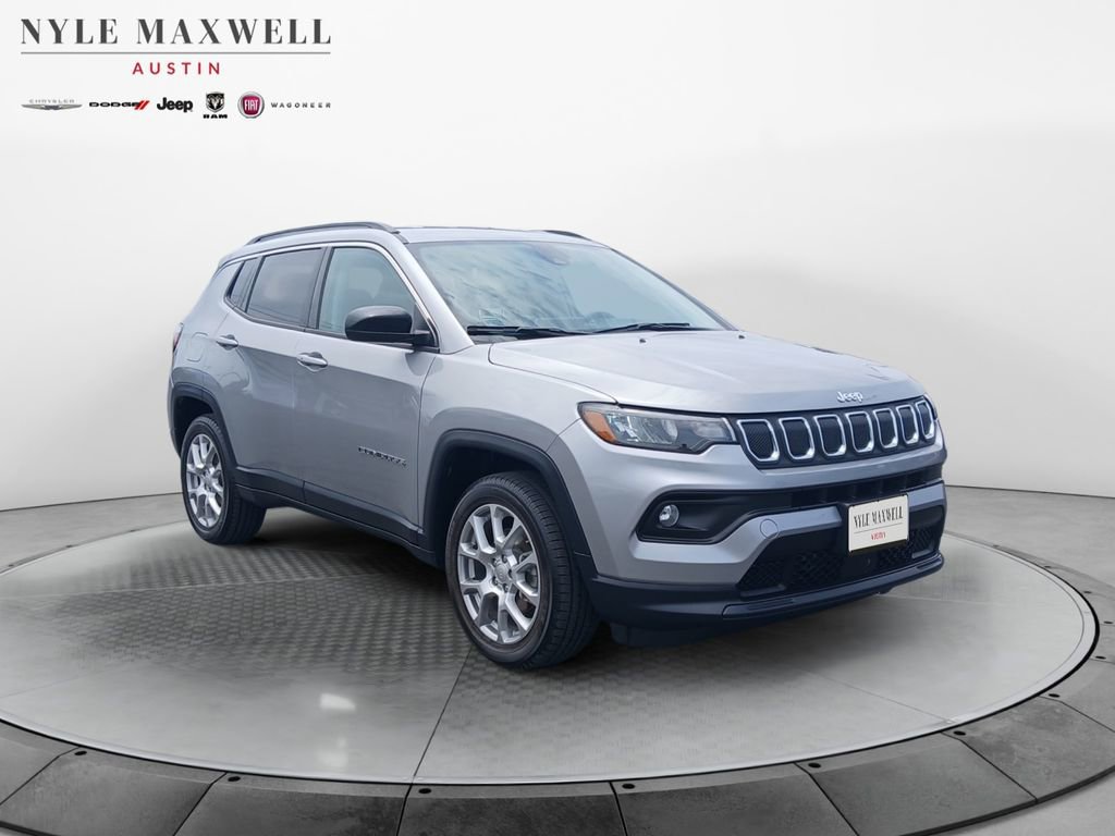 Used 2022 Jeep Compass Latitude AWD/4WD image 2