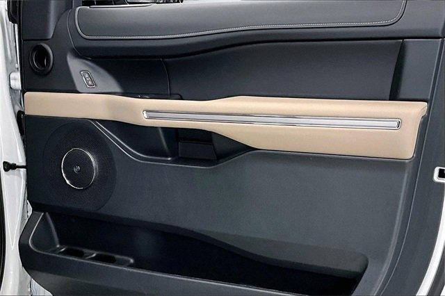 Used 2022 Ford Expedition Limited image 29