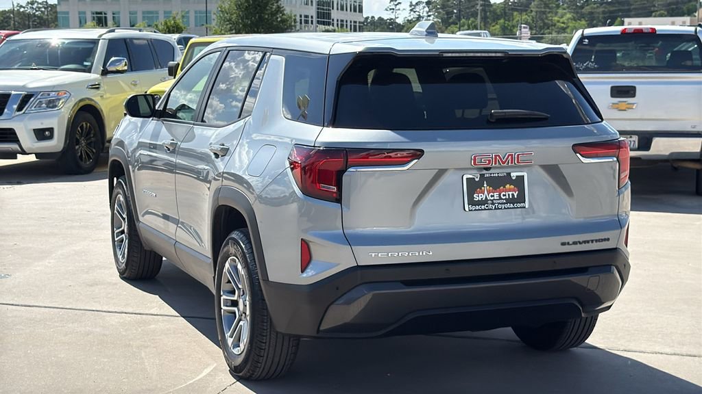 Used 2025 GMC Terrain Elevation FWD image 3