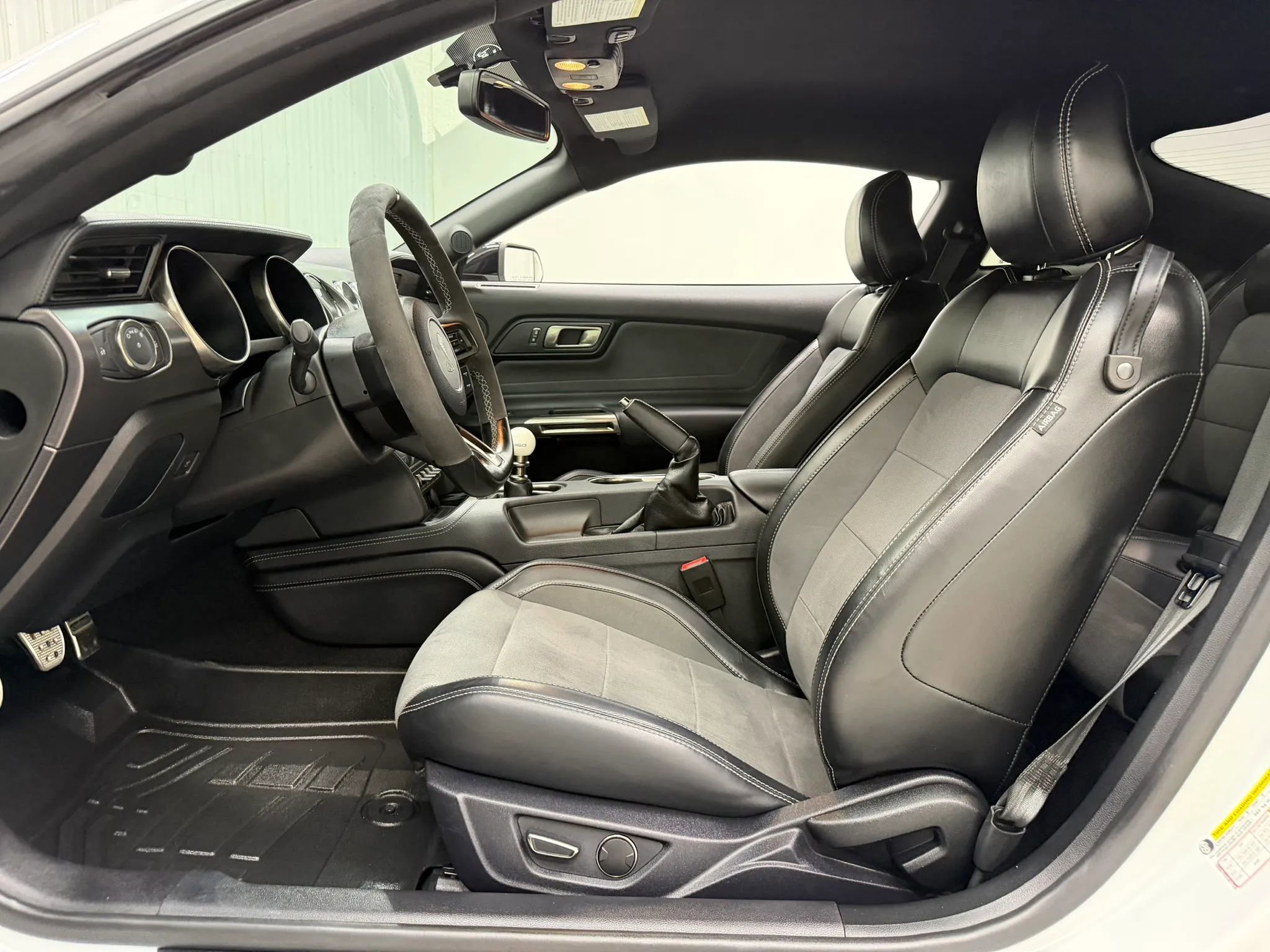 Used 2019 Ford Mustang Shelby GT350 w/ Technology Package image 20