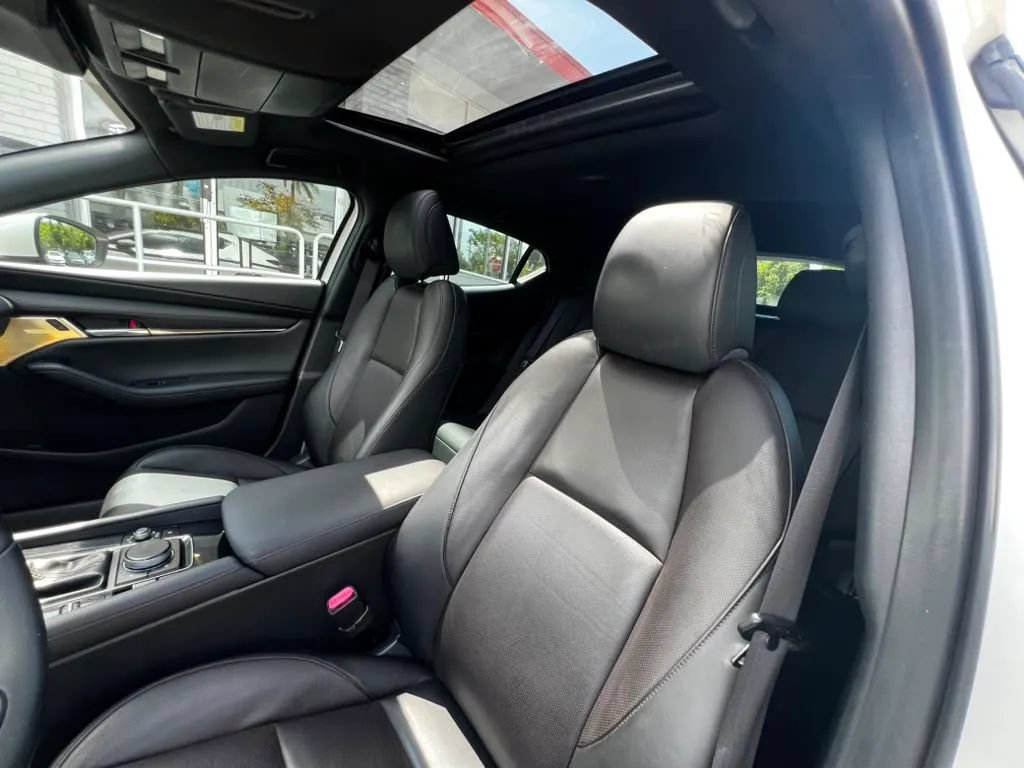 Used 2019 MAZDA MAZDA3 Hatchback w/ Premium Package FWD image 14