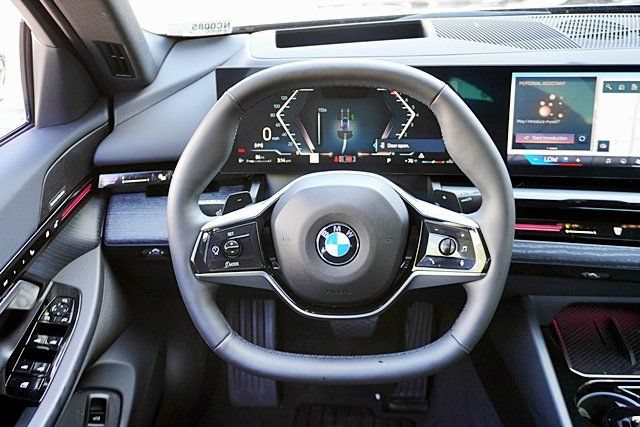 Used 2026 BMW 530i w/ Premium Package RWD image 19