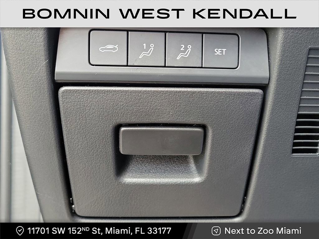 Used 2021 MAZDA MAZDA3 s image 24