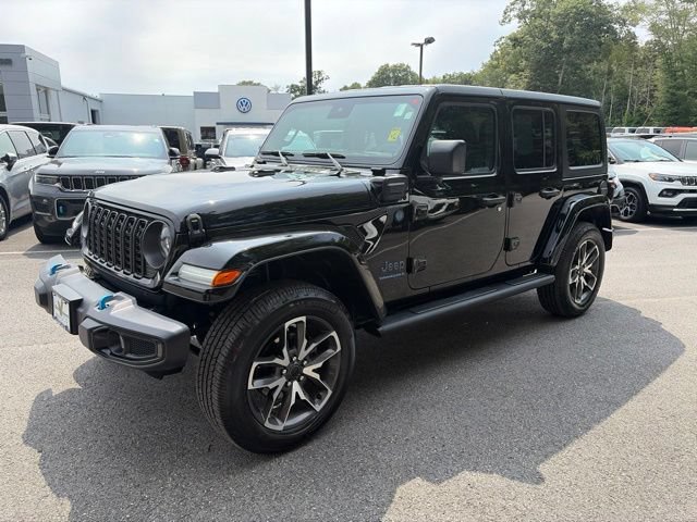 Used 2024 Jeep Wrangler Unlimited w/ Convenience Group AWD/4WD image 2