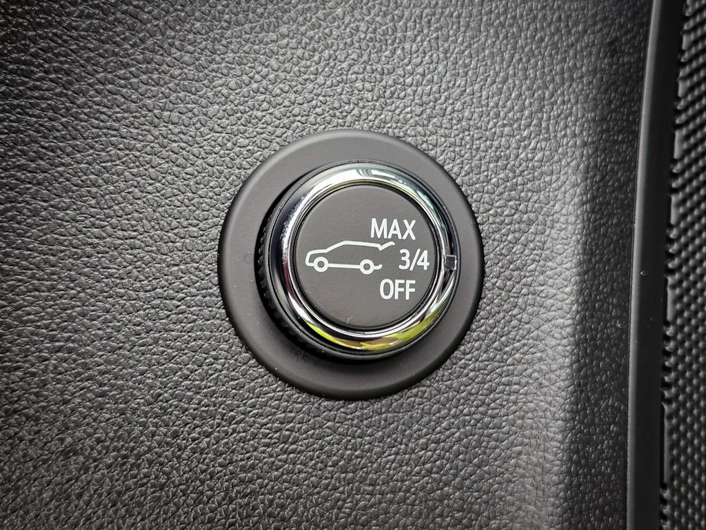 Used 2023 Buick Envision Essence w/ Sport Touring Package AWD/4WD image 13