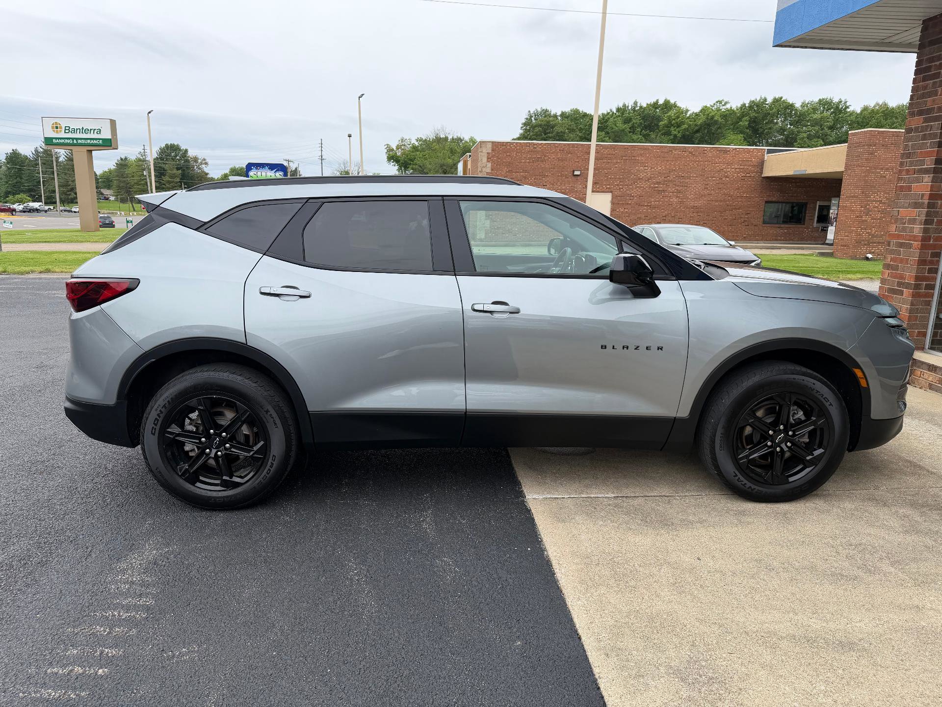 Used 2024 Chevrolet Blazer LT w/ Convenience Package FWD image 5