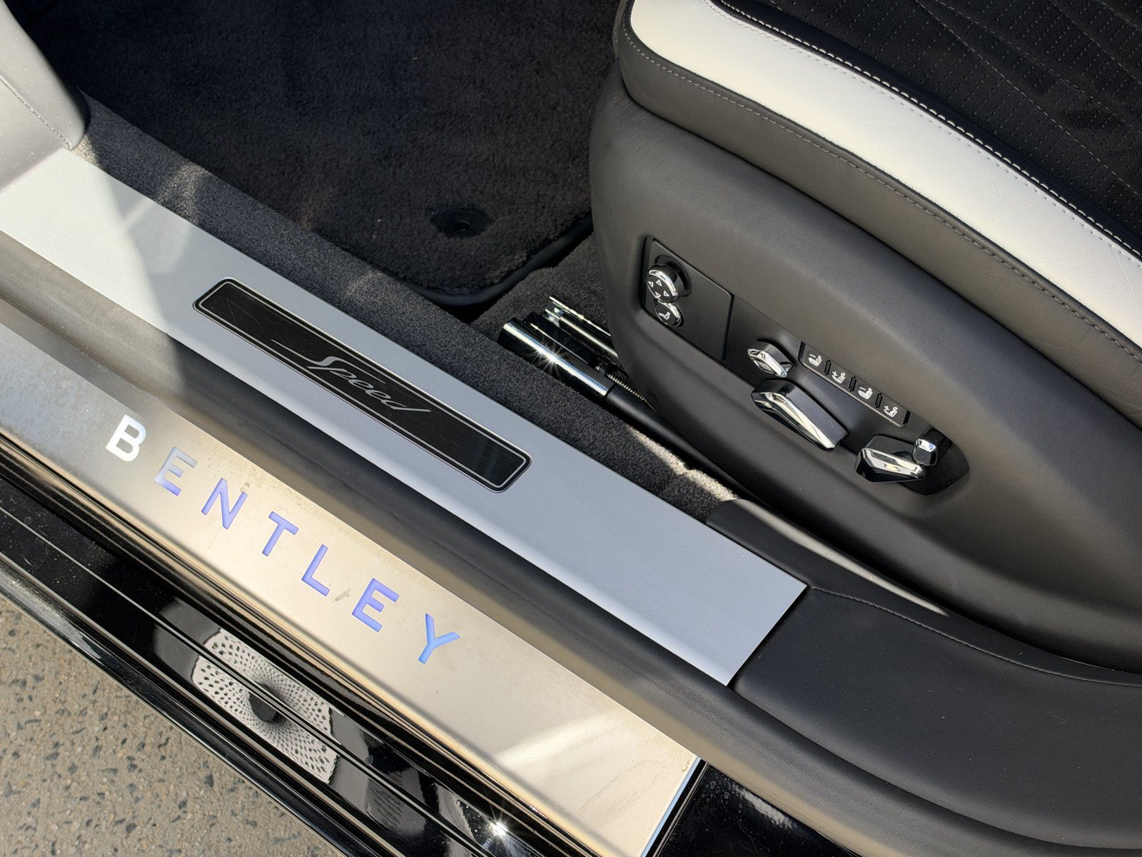 Certified 2023 Bentley Flying Spur W12 AWD/4WD image 18