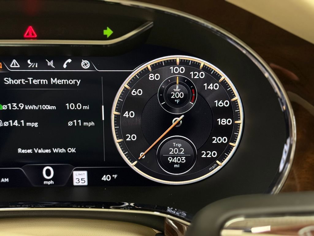 Used 2022 Bentley Flying Spur Plug-In Hybrid image 73